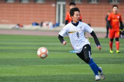 开云官网-球员在足球比赛中展现技术实力