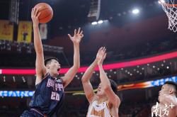 开云足球直播-周琦表现抢眼，助力球队赢得胜利的简单介绍