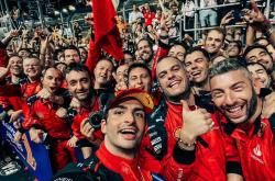 开云APP-包含梅赛德斯险胜红牛二队，勒克莱尔关键制胜的词条