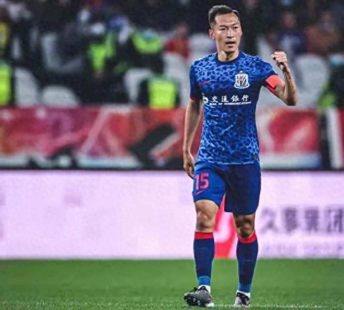 上海申花队员表现出色,赢得球迷赞誉 上海申花队员表现出色,赢得球迷赞誉