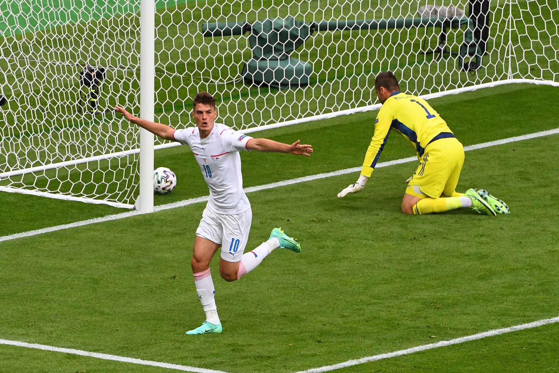 波兰乒乓球队完胜德国乒乓球队，水谷隼绝境逆转的简单介绍