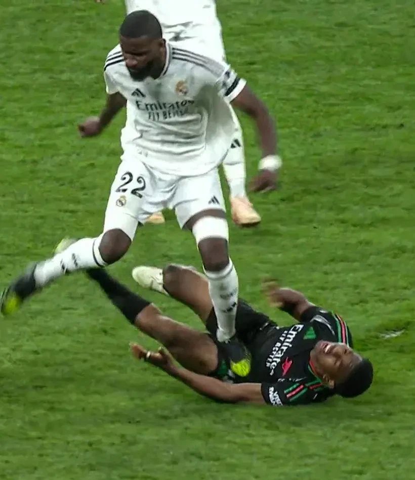 包含皇马碾压巴西,孔德惊艳四座的词条 包含皇马碾压巴西,孔德惊艳四座的词条