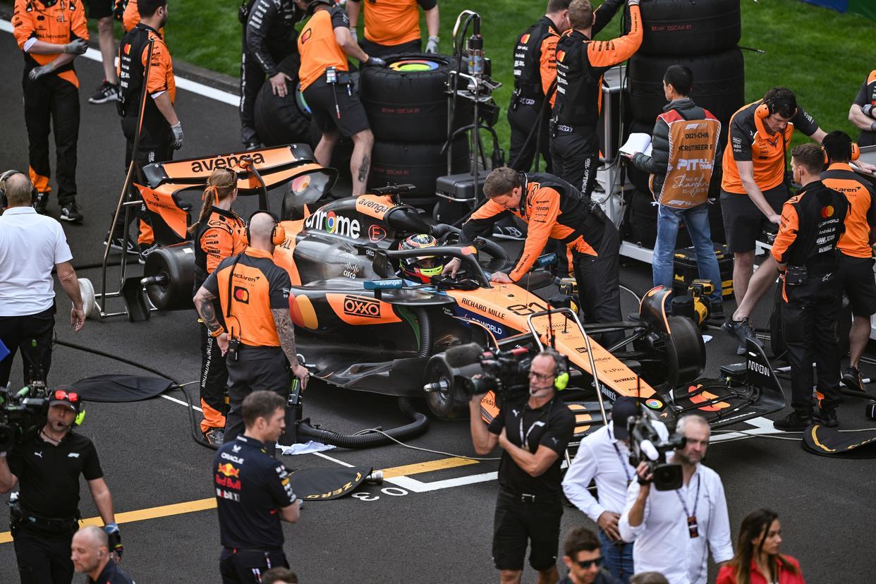 关于红牛二队轻取法拉利，汉密尔顿刷新纪录的信息