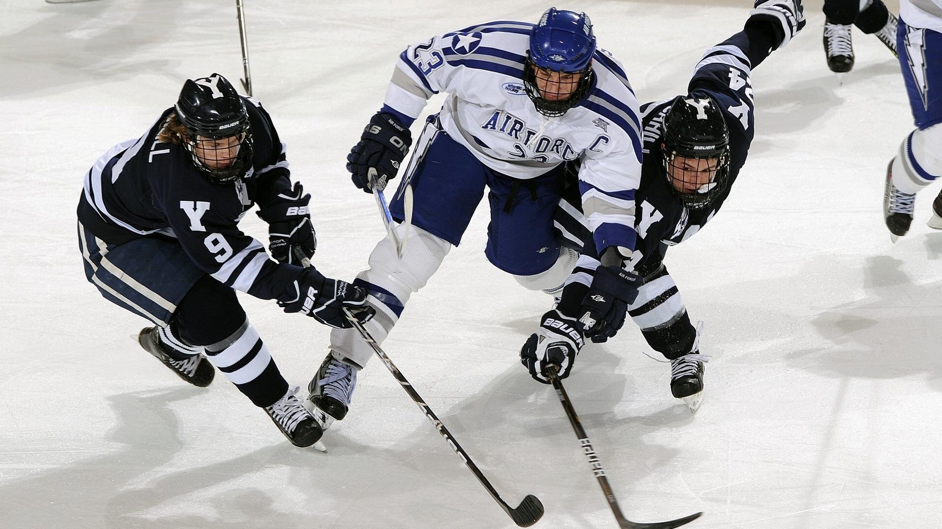 王权更迭之夜,詹姆斯关键先生加冕,国王碾压老鹰诠释新时代